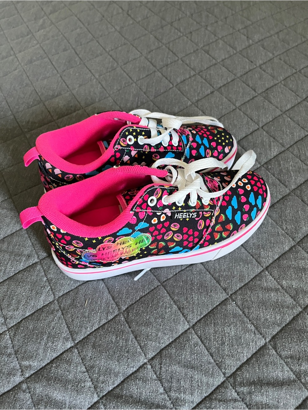Heelys Girls Black Pink Multi-Color Heart Print Roller Shoes